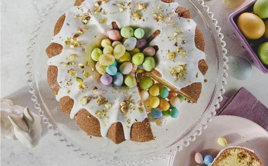 Wow Your Easter Guests With A Very Easy Spring Surprise Cake!